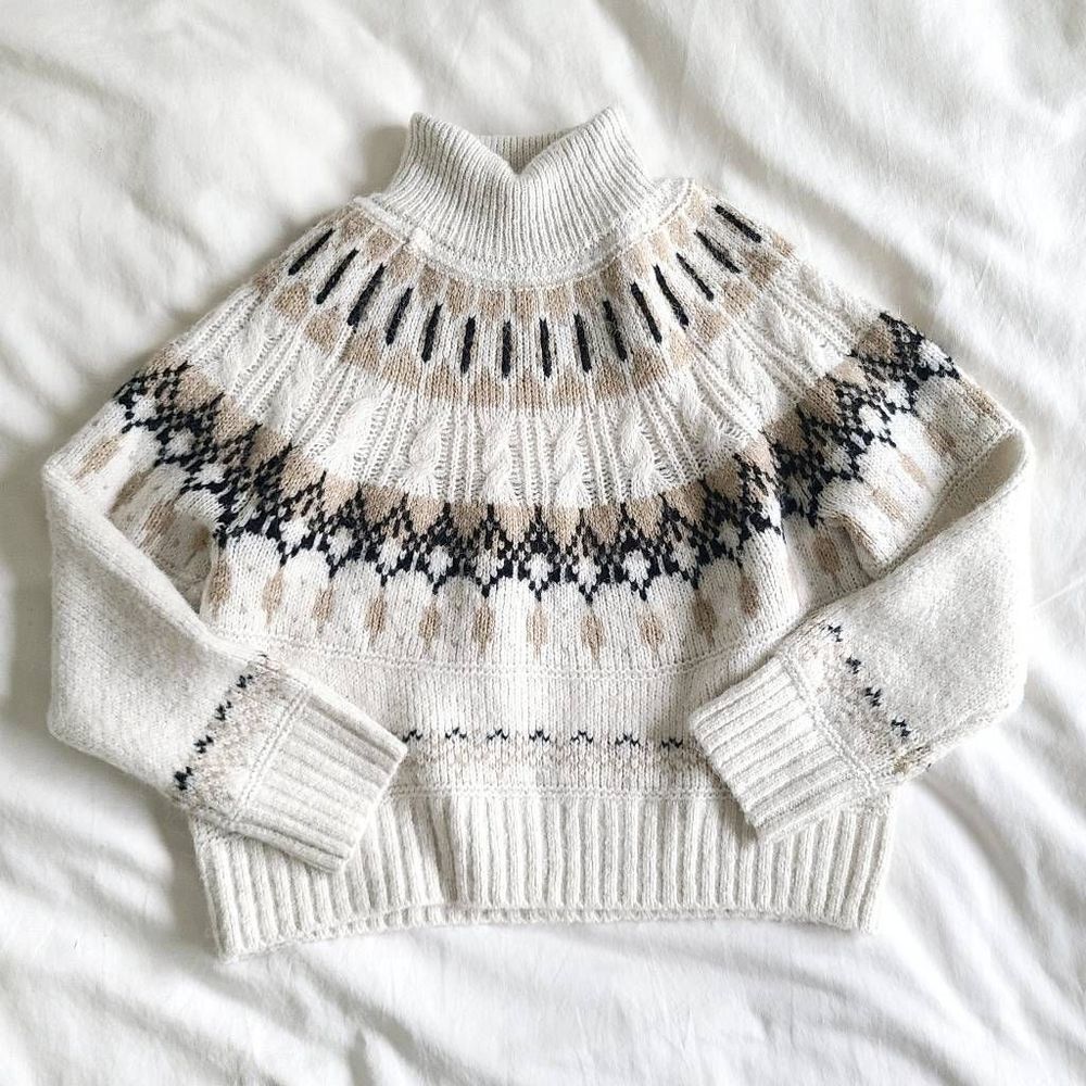 Old Navy Cream and Black Patterned Turtleneck Sweater